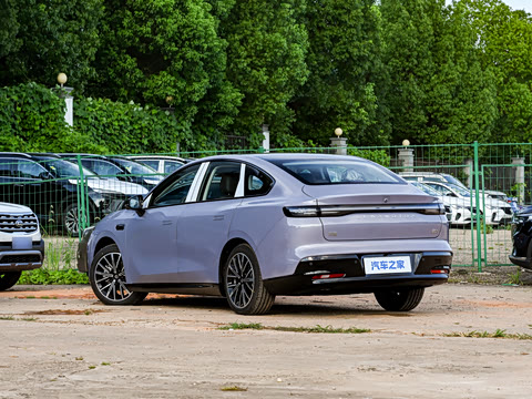 2027�� 670������