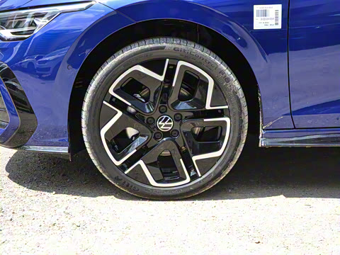 2025�� �Ŀ�� 300TSI R-Line