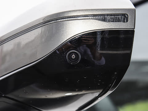 2026�� 530Li ������ M�˶���װ