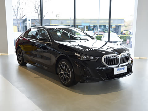 2026�� �Ŀ� eDrive 40L M�˶���װ