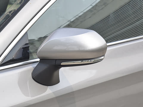 2026�� 2.0L ������