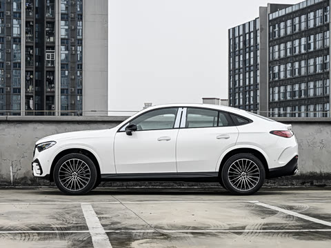 2026�� �Ŀ� GLC 300 4MATIC ����SUV