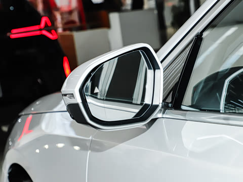 2026�� �Ŀ� 530Li ������ M�˶���װ