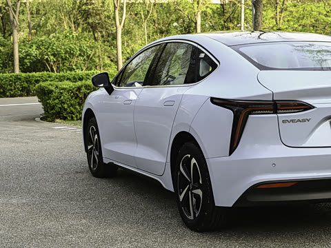 2026�� 705km MAX����������
