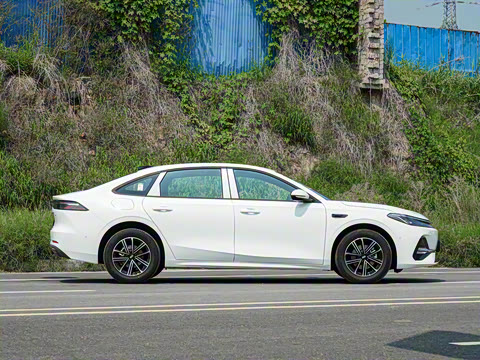 2025�� EM-i 70km ������