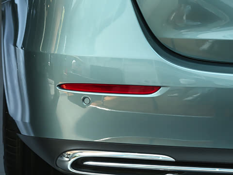 2026�� �Ŀ� E 300 L ������