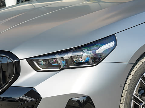 2026�� �Ŀ� 530Li ������ M�˶���װ