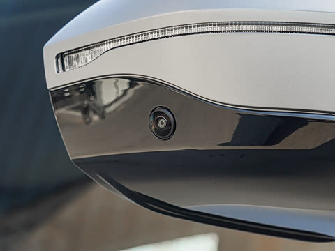 2026�� �Ŀ� 530Li ������ M�˶���װ