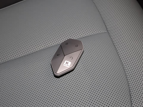 2025�� 210KM ����Ultra��