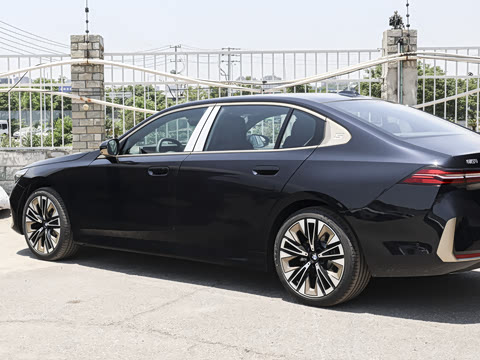 2026�� �Ŀ� 530Li ������ ������װ