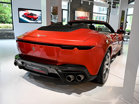2026�� 3.9T V8 Spider