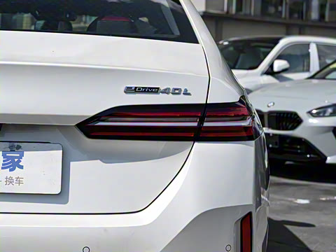 2026�� eDrive 40L M�˶���װ