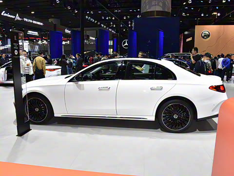 2026�� E 300 �������˶���