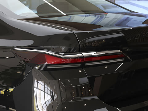 2026�� �Ŀ� 735Li M�˶���װ