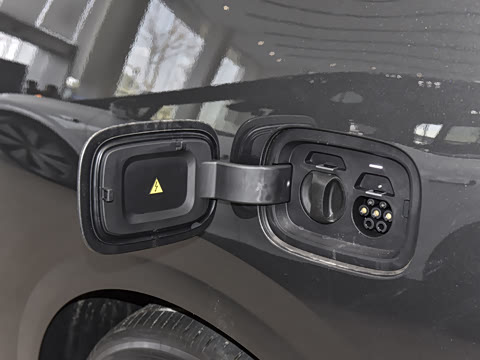 2025�� Ultra ���ܻ��°�