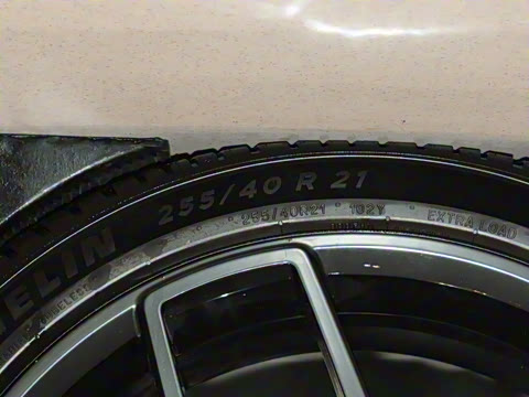 2025�� 703km Ultra�˶���