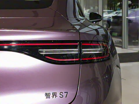 2025�� 703km Ultra�˶���