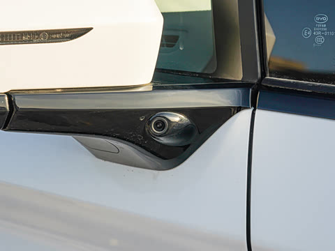 2026 DM-i 1.5T 218KM Խ