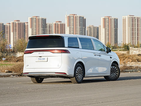 2026 DM-i 1.5T 218KM Խ