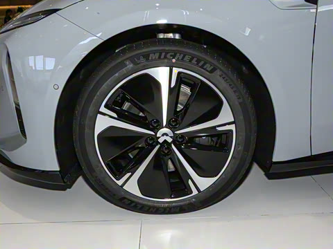 2025�� 100kWh Touring