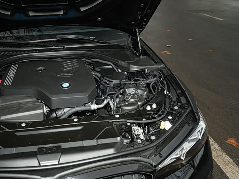 2026�� 330Li M�˶���ҹ��װ