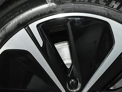 2025�� 100kWh Touring