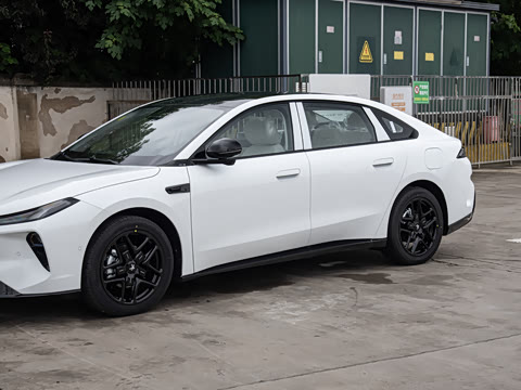 2026�� 535 MAX+�����