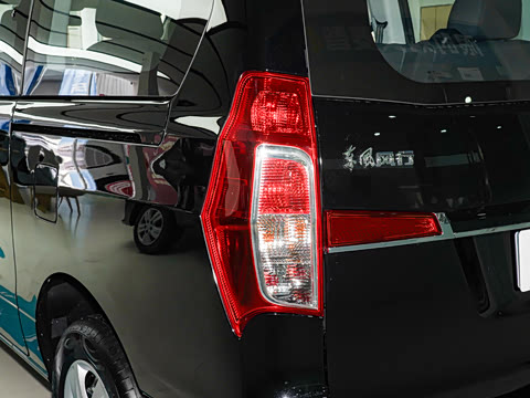 2027�� 2.0L ������ 7��