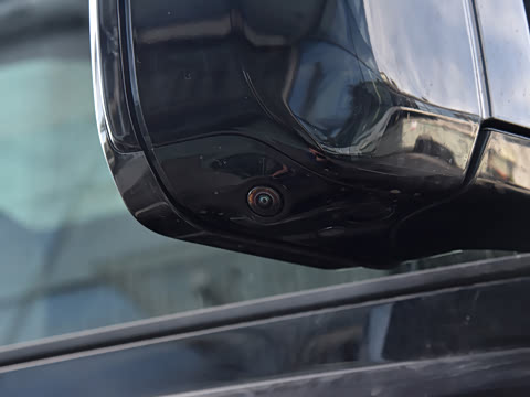 2026�� 110 3.0T P400 X-Dynamic SE