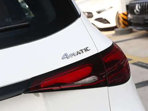 2026�� GLC 300 L 4MATIC ������ 5��