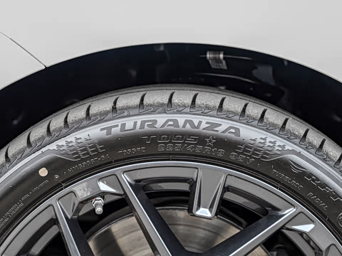 2026�� 330Li ������ M�˶���ҹ��װ