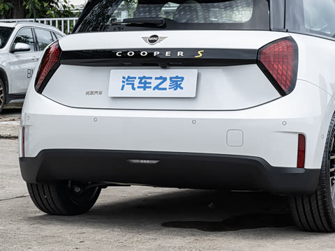 2026�� 463km COOPER SE ����������