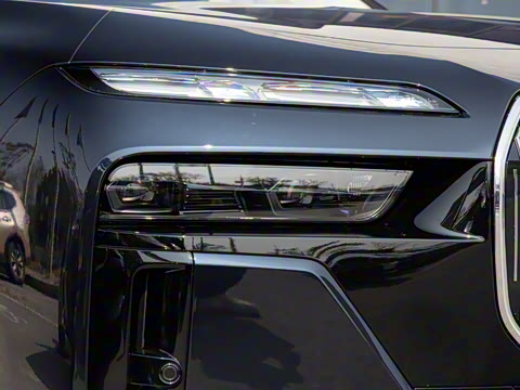 2026�� 740Li ������ M�˶���װ