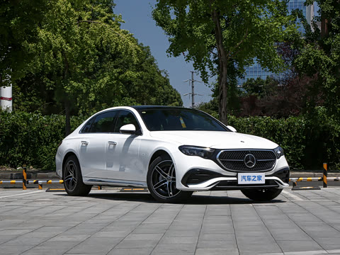 2026�� �Ŀ� E 300 L �����˶���