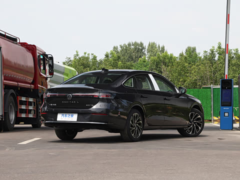 2026�� L 300TSI DSG ������