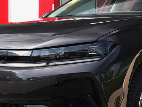 2026�� L 300TSI DSG ������