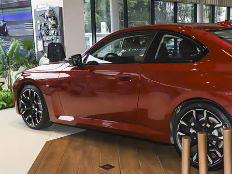 2025�� 225i M�˶���ҹ��װ