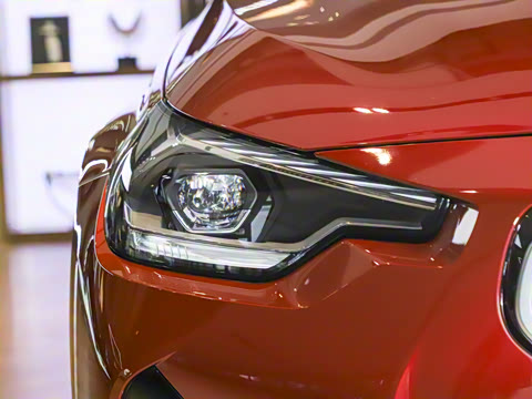 2025�� 225i M�˶���ҹ��װ