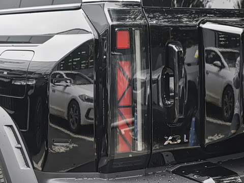 2025�� 215Զ�а�