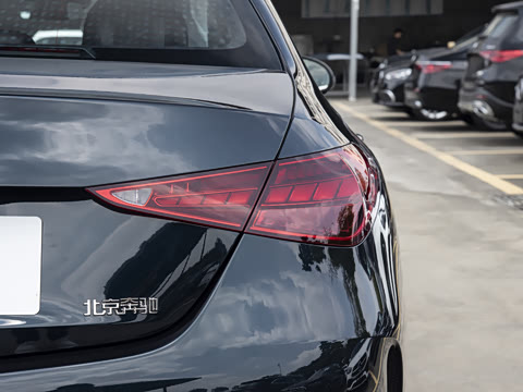 2026�� C 260 L �˶��ر��