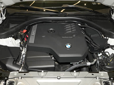 2026�� 225i M�˶���ҹ��װ