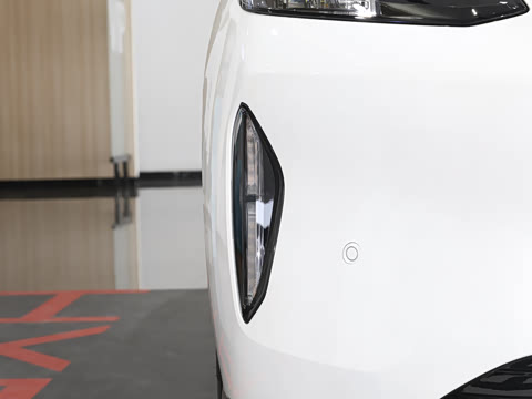 2025�� 825 Max��