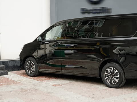 2026�� 2.0L �ֶ����ᾫӢ�� 9�� CNG