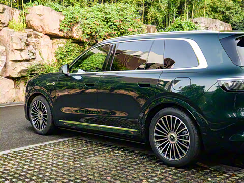 2025�� ���� Ultra ����������