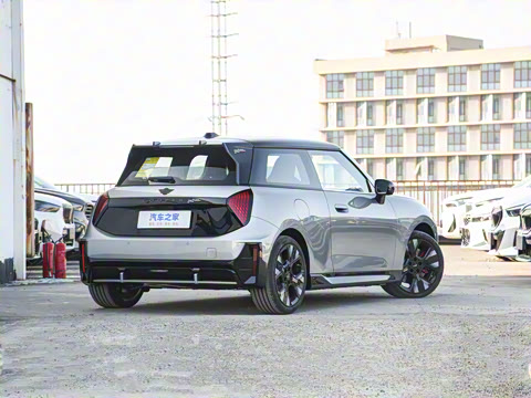 2025 Ŀ JOHN COOPER WORKS