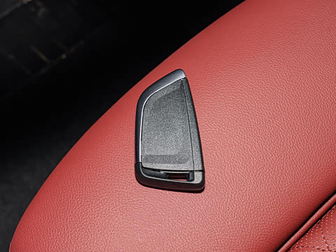 2026�� 330i M�˶���ҹ��װ