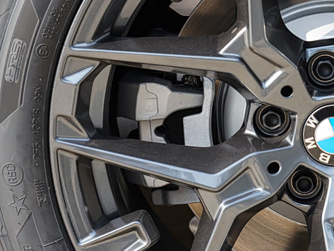 2026�� 330i M�˶���ҹ��װ