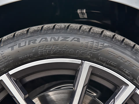 2026�� 325Li M�˶���װ