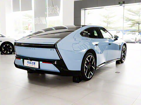 2025�� 702 ������ Ultra