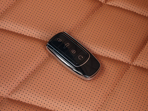 2027�� 2.0T ˫������������